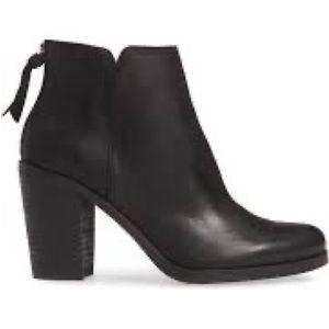 Size 5.5 Nordstrom BP Jett black ankle bootie